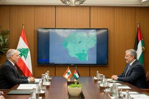 Aoun e Abu Mazen: la sfida del disarmo delle fazioni palestinesi in Libano