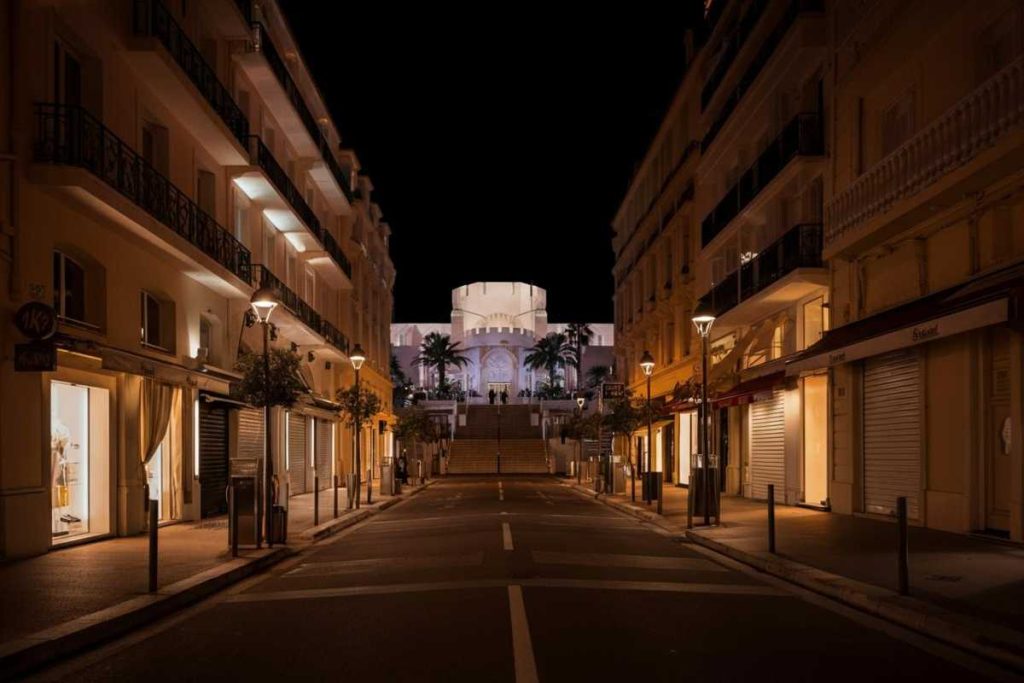 Cannes: il blackout elettrico non fermerà il finale scintillante