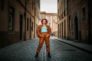 Le offese a Gemma Surgo: quando il modo di vestire diventa un pretesto per la violenza