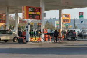 Prezzi del carburante: gasolio in calo mentre la benzina continua a salire
