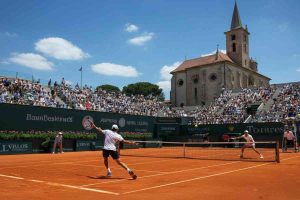 Sinner avanza senza problemi mentre Rinderknech dice addio al Roland Garros