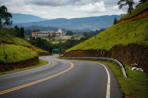 Tragedia in Colombia: incidente di un bus universitario provoca almeno 10 vittime