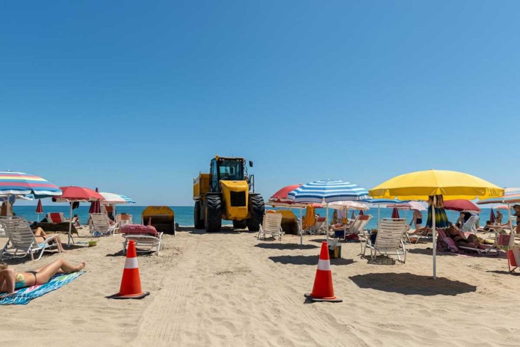 Tragedia in spiaggia: una giornata di sole si trasforma in incubo a Cervia