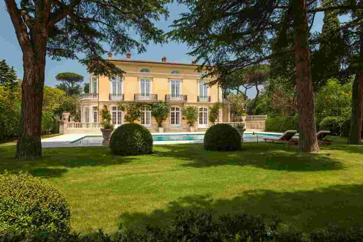 Barbara Berlusconi acquista villa Macherio a rate: anche Paolo Berlusconi entra nel business immobiliare di famiglia
