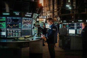 Borsa europea in attesa di Bce e dati Usa: Milano guadagna lo 0,13%