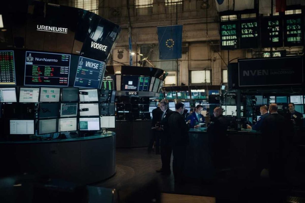 Borsa europea in stallo: Parigi e Francoforte si muovono in equilibrio