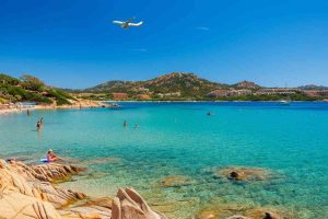 Caro-voli per la Sardegna: scopri come raggiungere New York senza svuotare il portafoglio