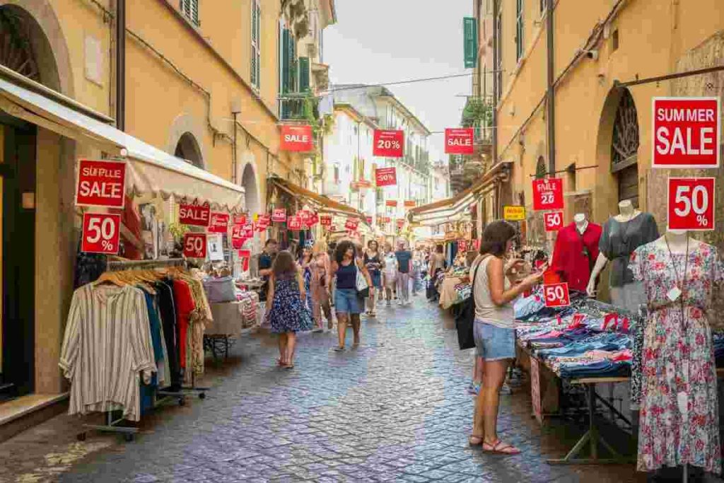 Codacons prevede spesa record di 3 miliardi di euro per i saldi estivi
