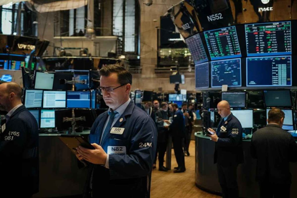 L'Europa chiude incertezza: Londra segna un -0,4% nella Borsa