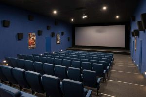 La sala d'essai Ariston di Trieste si trasforma in un vivace hub culturale
