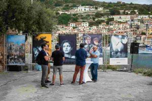 La strana famiglia di 'Come fratelli' incanta Taormina fuori concorso