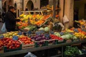 L'inflazione del carrello della spesa raggiunge il 3,1% a giugno