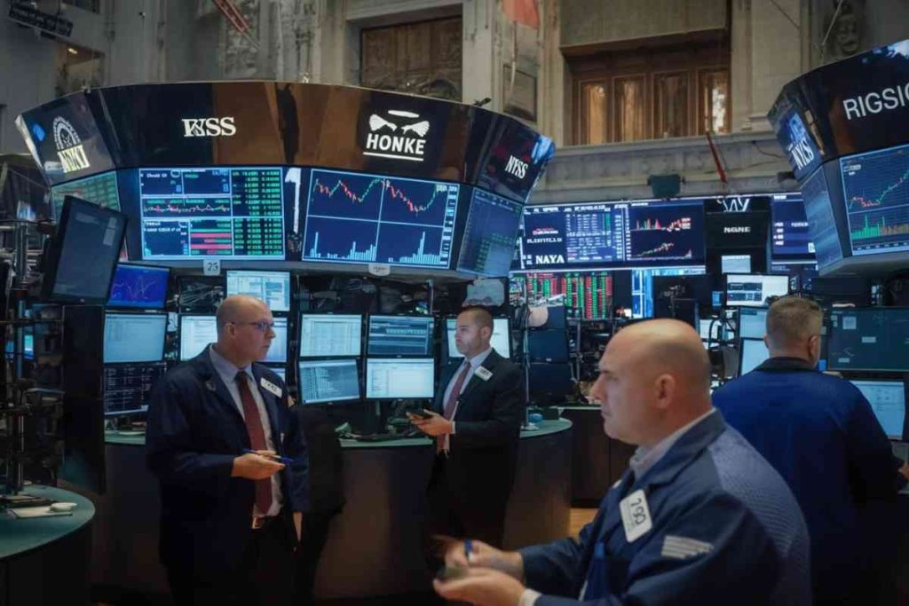 Milano in lieve crescita: Tim protagonista della giornata in Borsa