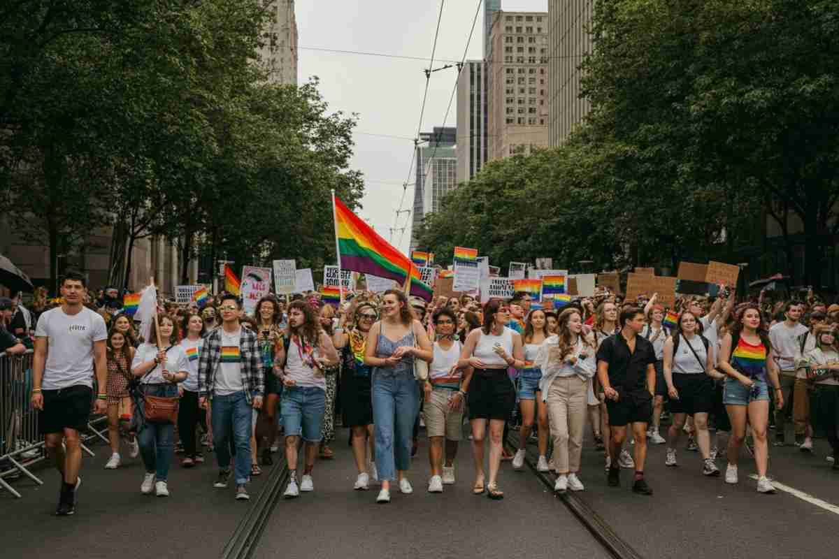 Militia Christi e il loro messaggio controverso lungo il Pride di Roma