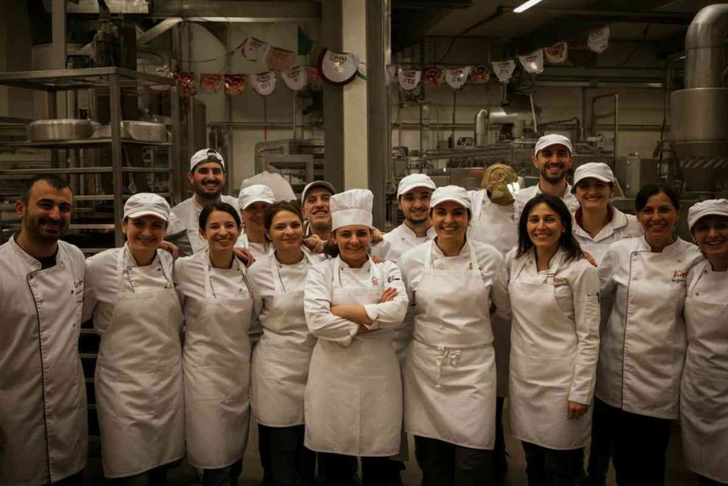 Mulino Bianco celebra 50 anni con i suoi 266 dipendenti di Cremona