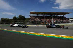 Piastri trionfa in Spagna, Leclerc conquista il podio con la Ferrari