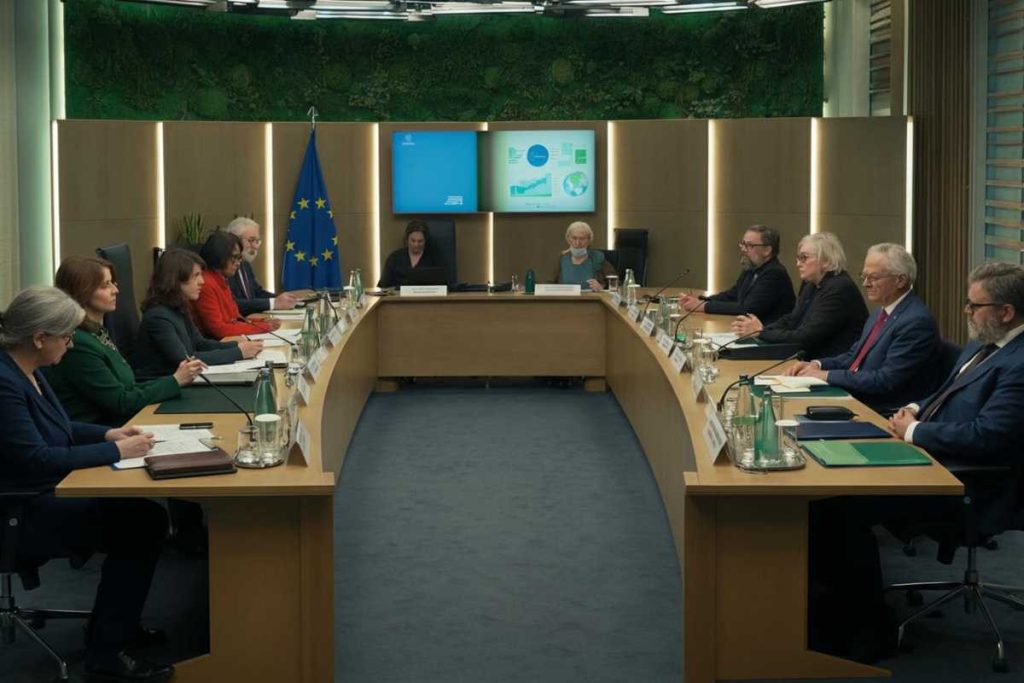 Progressisti in marcia a L'Aia: uniti contro il riarmo