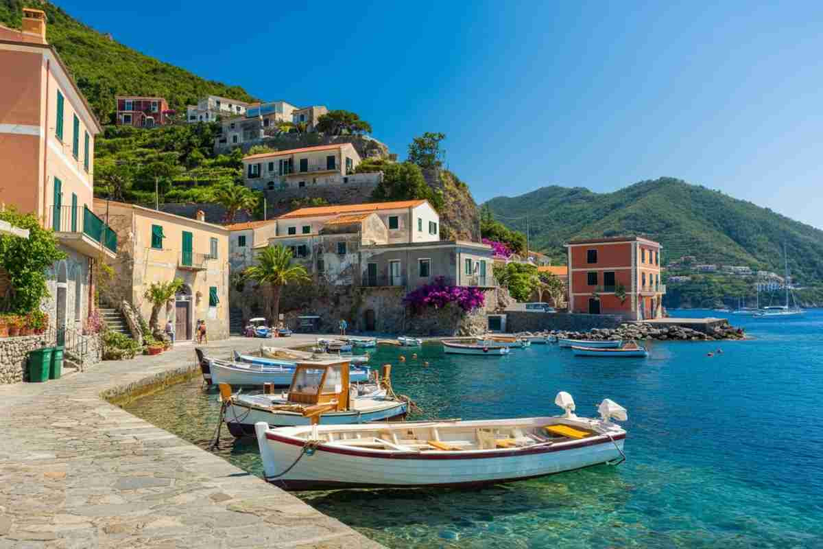 Salina si mobilita: la comunità dice no alla chiusura della filiale bancaria