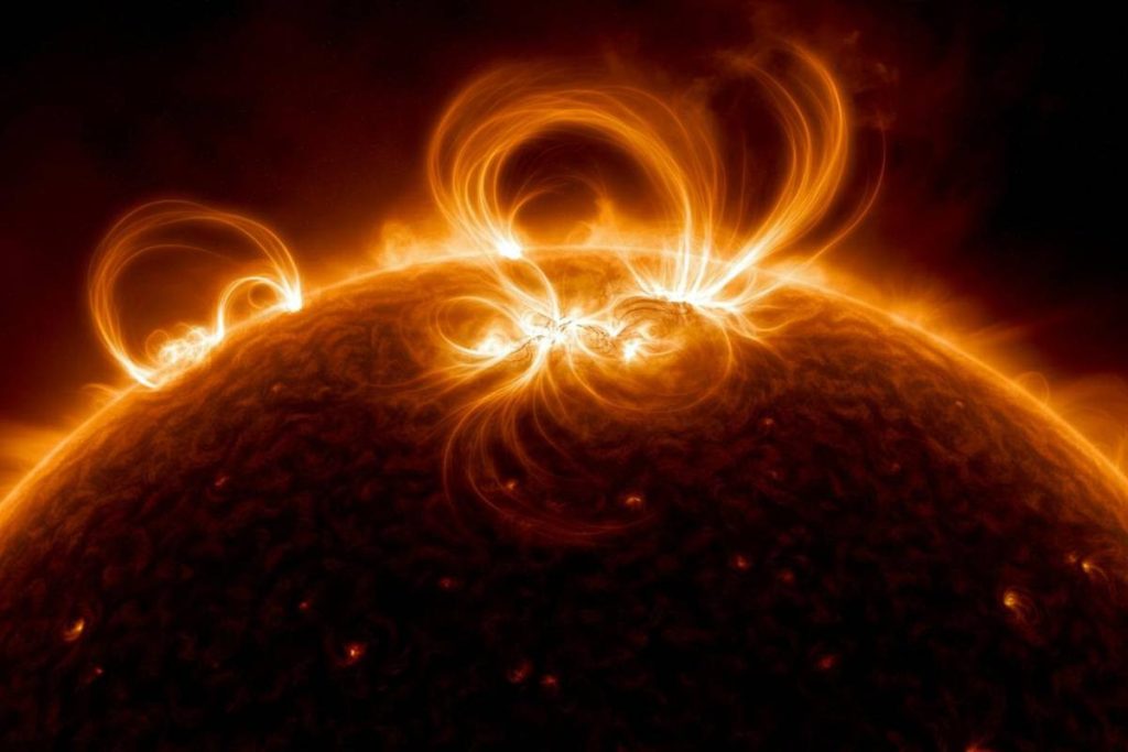 Scoperte straordinarie: le prime immagini del polo Sud del Sole in un video esclusivo