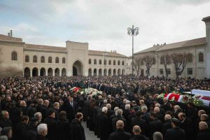 Scopri il doc d'archivio su Berlinguer in streaming su OpenDdb