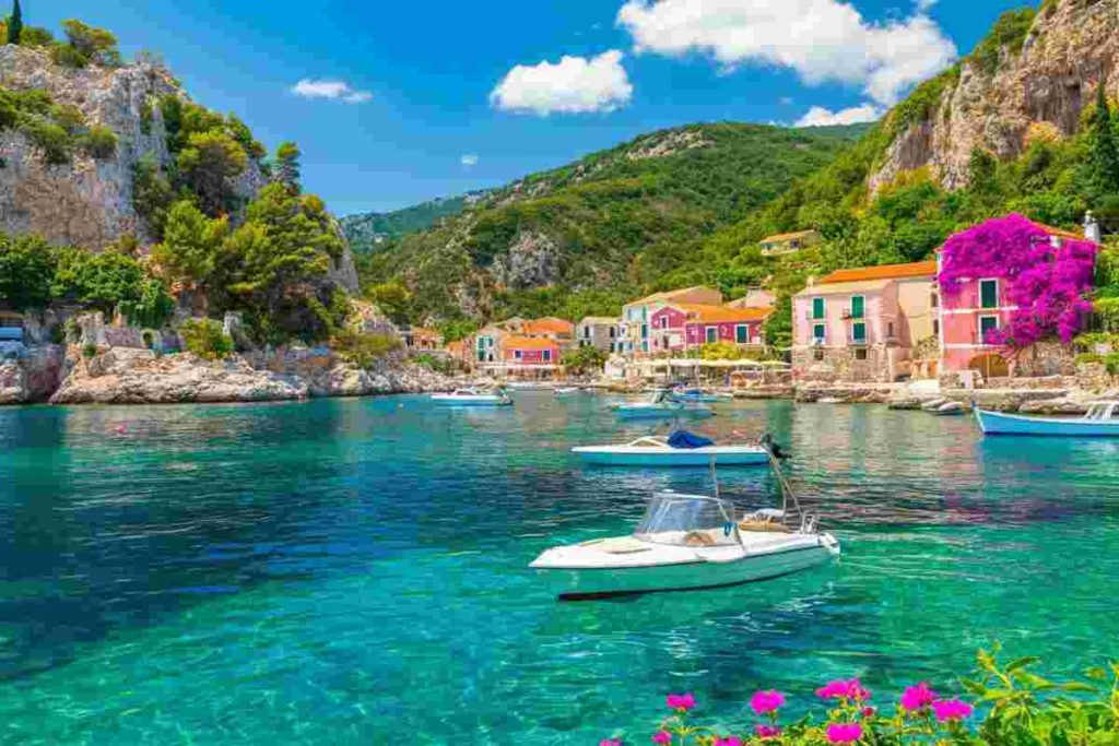 Scopri le mete estive meno affollate per sfuggire all'overtourism secondo Evaneos