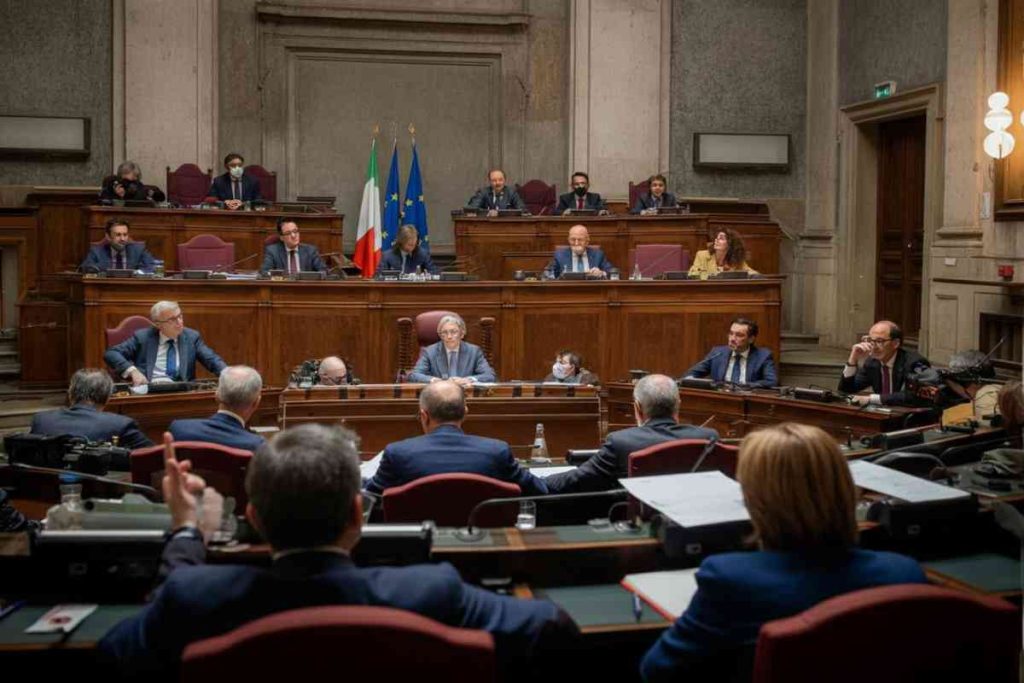 Tajani avverte: due mandati possono portare a rischi di autoritarismo