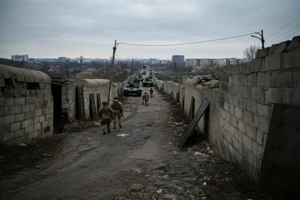 Tensioni crescenti: 50mila soldati russi circondano Sumy, a soli 19 km dalla città