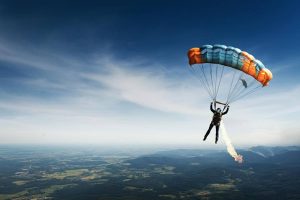 Tom Cruise entra nel Guinness dei primati con un'acrobazia da brivido in Mission Impossible