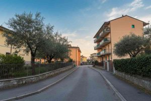 Tragedia a Messina: madre e figlia di 3 mesi cadono dal balcone, la vicina sente le urla