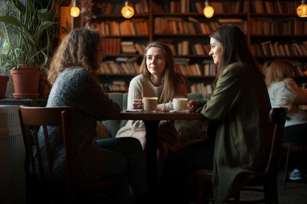 Tre amiche: un intreccio di amicizia e amore che sorprende