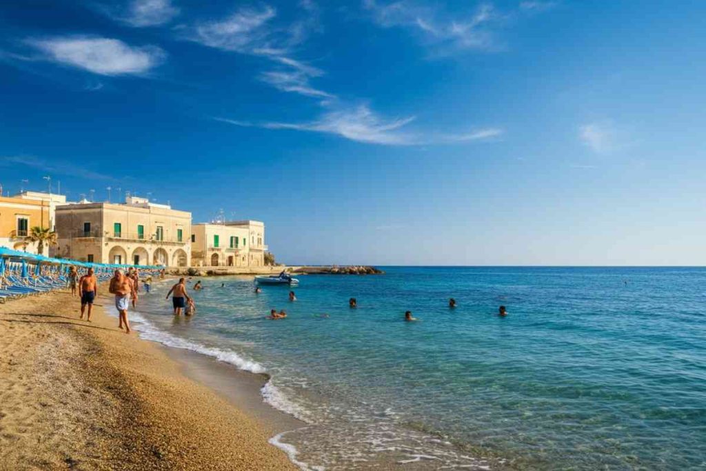 Tre uomini accusati di stupro: la testimonianza scioccante di una ragazza in vacanza nel Salento