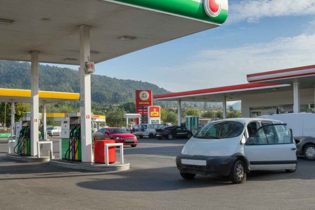 Vendite di prodotti petroliferi in calo a maggio, ma la benzina continua a salire