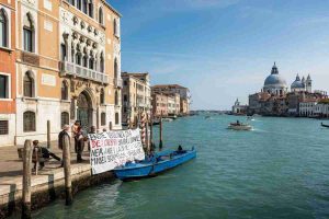 Venezia divisa sul matrimonio di Bezos: tra critiche e festeggiamenti di Zaia e il sindaco