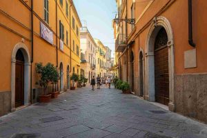 Viminale sfida il Tar: il futuro del check-in 'de visu' in gioco
