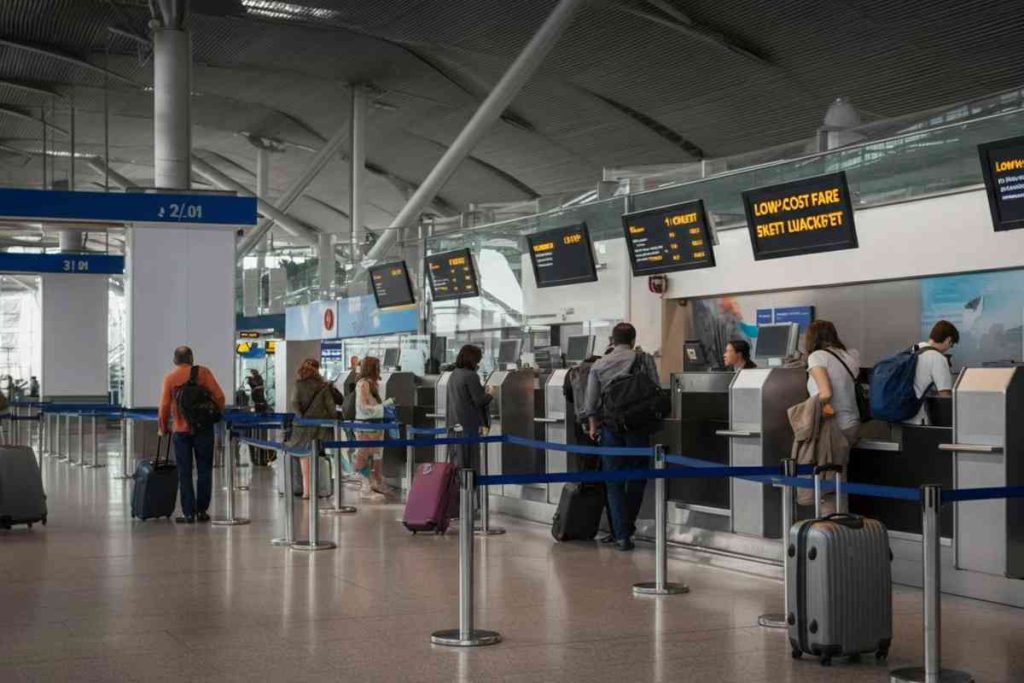 Air France e KLM abbracciano il low cost: arriva la tariffa Basic senza bagaglio a mano da settembre