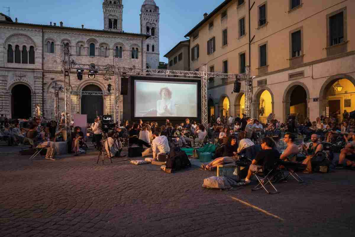 Chiara Sbarigia si dimette dalla presidenza di Cinecittà: cosa significa per il futuro del cinema italiano