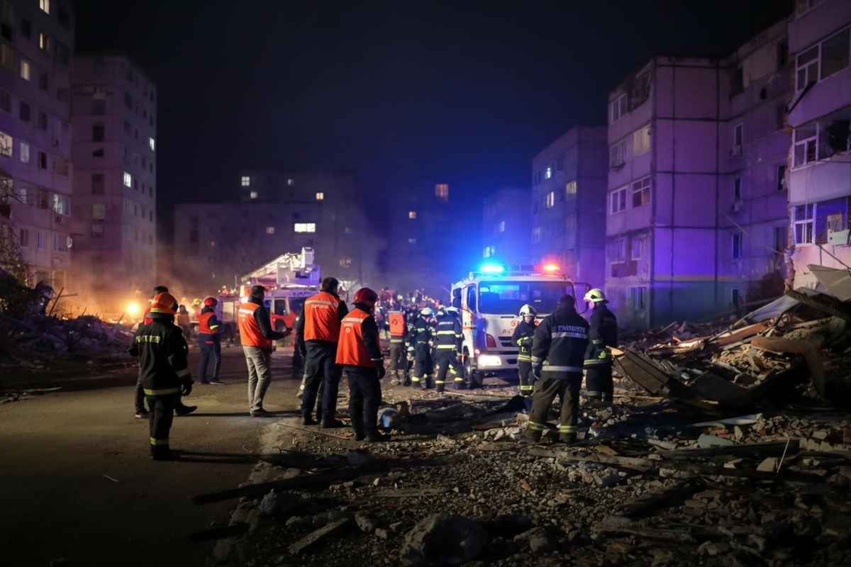 Droni russi su Kiev: un morto e 43 feriti in un attacco devastante