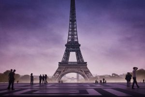 La Tour Eiffel si ferma: il caldo estremo costringe alla chiusura