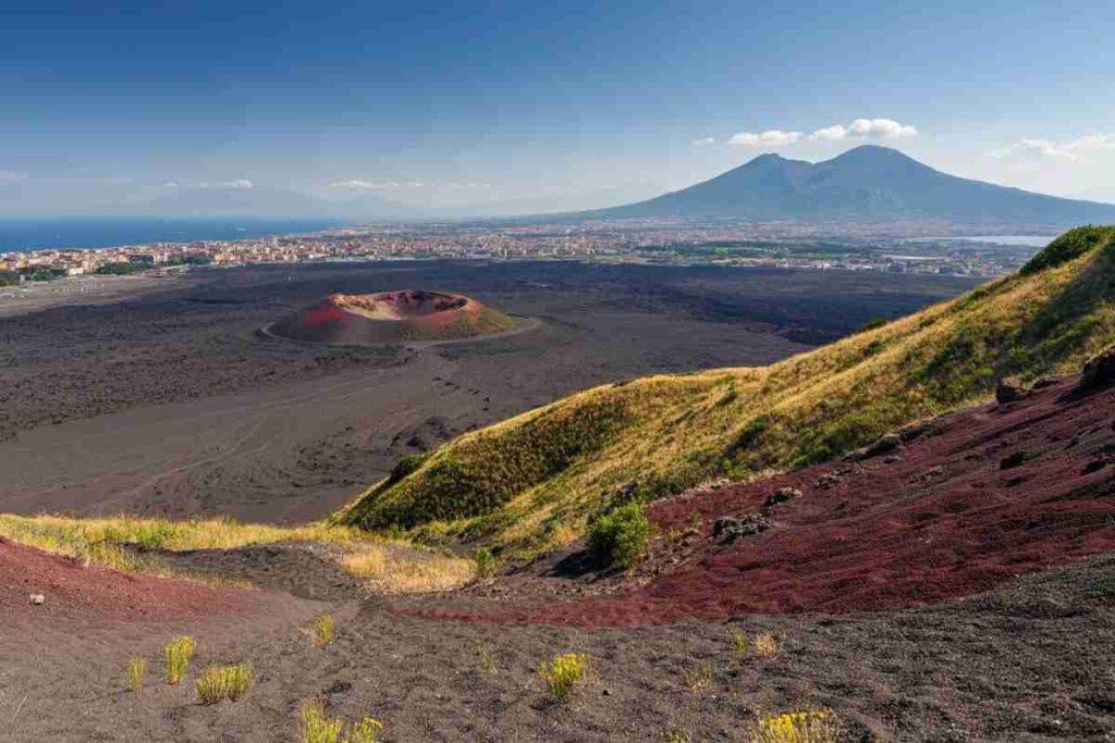 Napoli scossa: un inquietante sciame sismico in corso