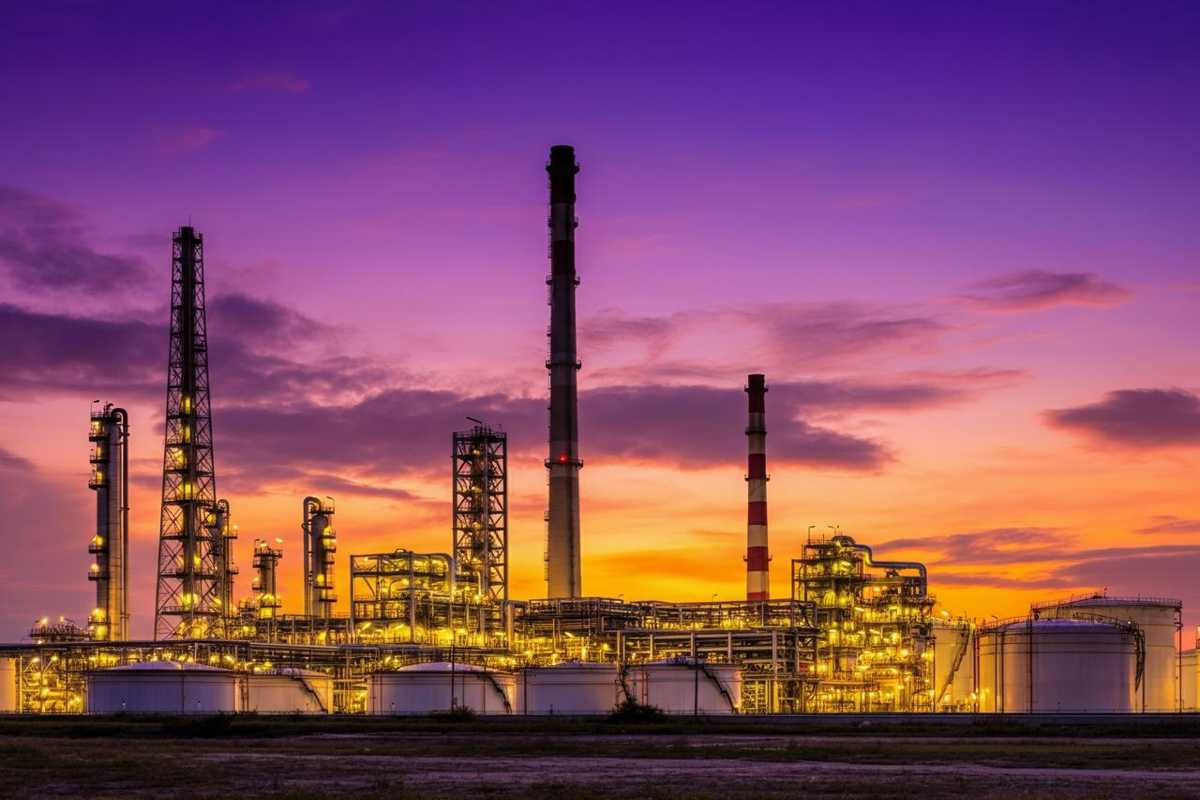 Petrolio in discesa: l'impatto dell'aumento della produzione Opec+