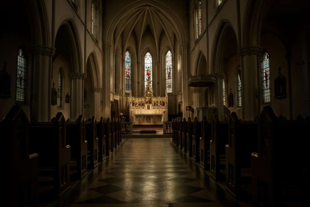 Scandalo in chiesa: sacerdote accusato di violenza sessuale su un minore