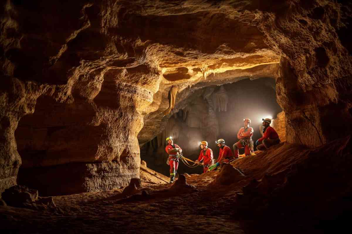 Speleologo salvato dopo 24 ore di incubo: le sue prime parole sorprendenti