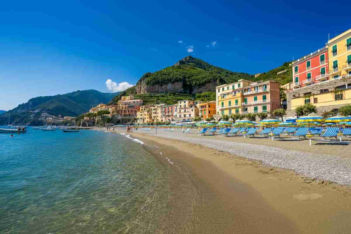 Assobalneari Italia: l'estate 2023 segna spiagge affollate solo la domenica