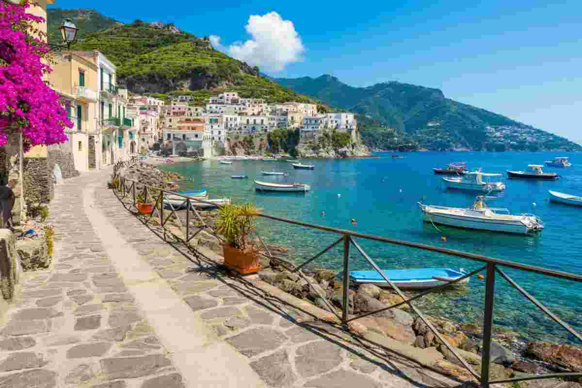 Ischia dice no al trash: il sindaco ferma l'evento dei tiktoker