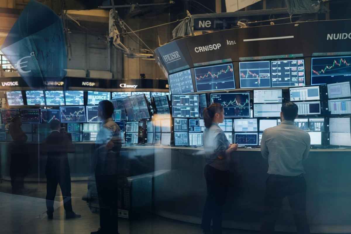 L'euro scivola leggermente contro il dollaro: cosa significa per il mercato?