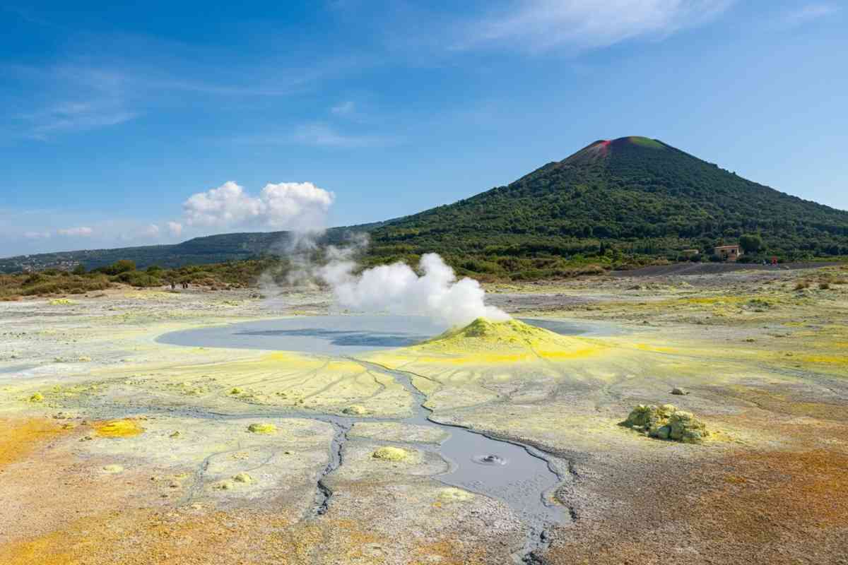 Svelati i segreti della caldera dei Campi Flegrei: una nuova ricostruzione delle sue dinamiche