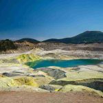 Campi Flegrei in allerta: oltre 100 scosse scuotono la zona