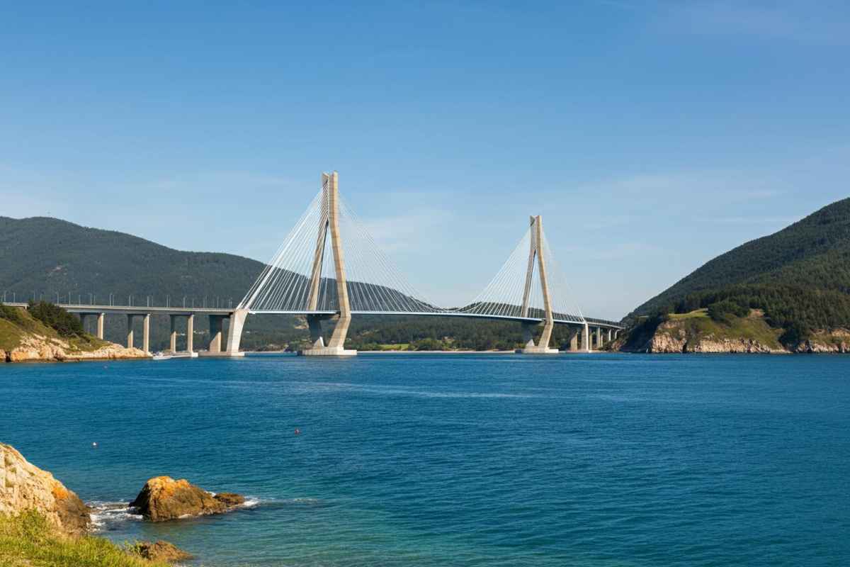La lettera dell'Ue sul Ponte: un confronto che accende il dibattito