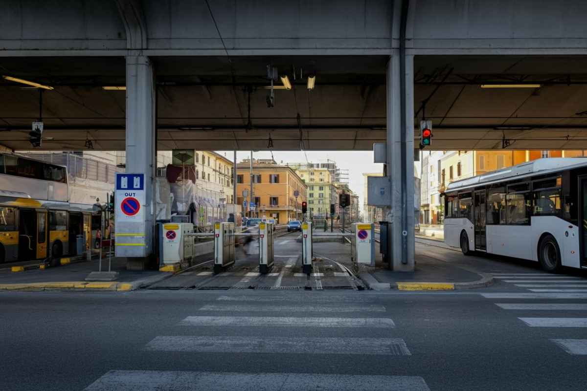 Lunedì di caos: scioperi colpiscono treni, bus e navi fino a novembre