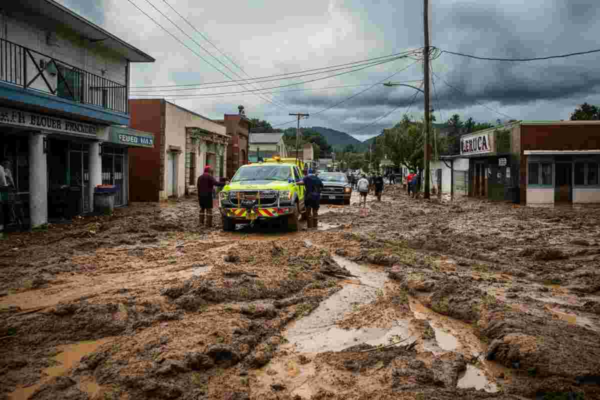 Maltempo in provincia di Como: frane e colate di fango devastano Blevio, un ferito e 50 sfollati